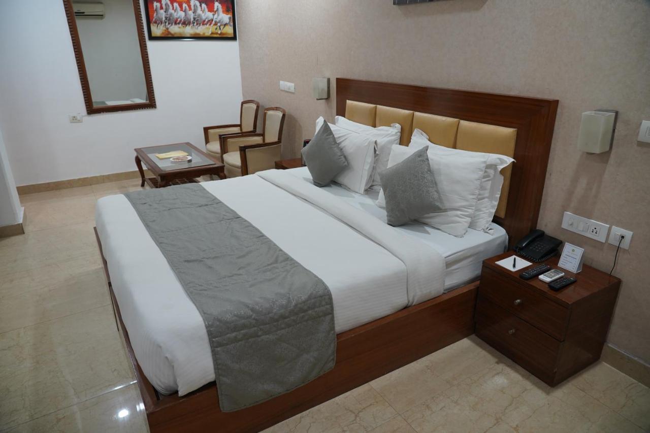 Hotel The Lohmod - Near Delhi Airport New Delhi
