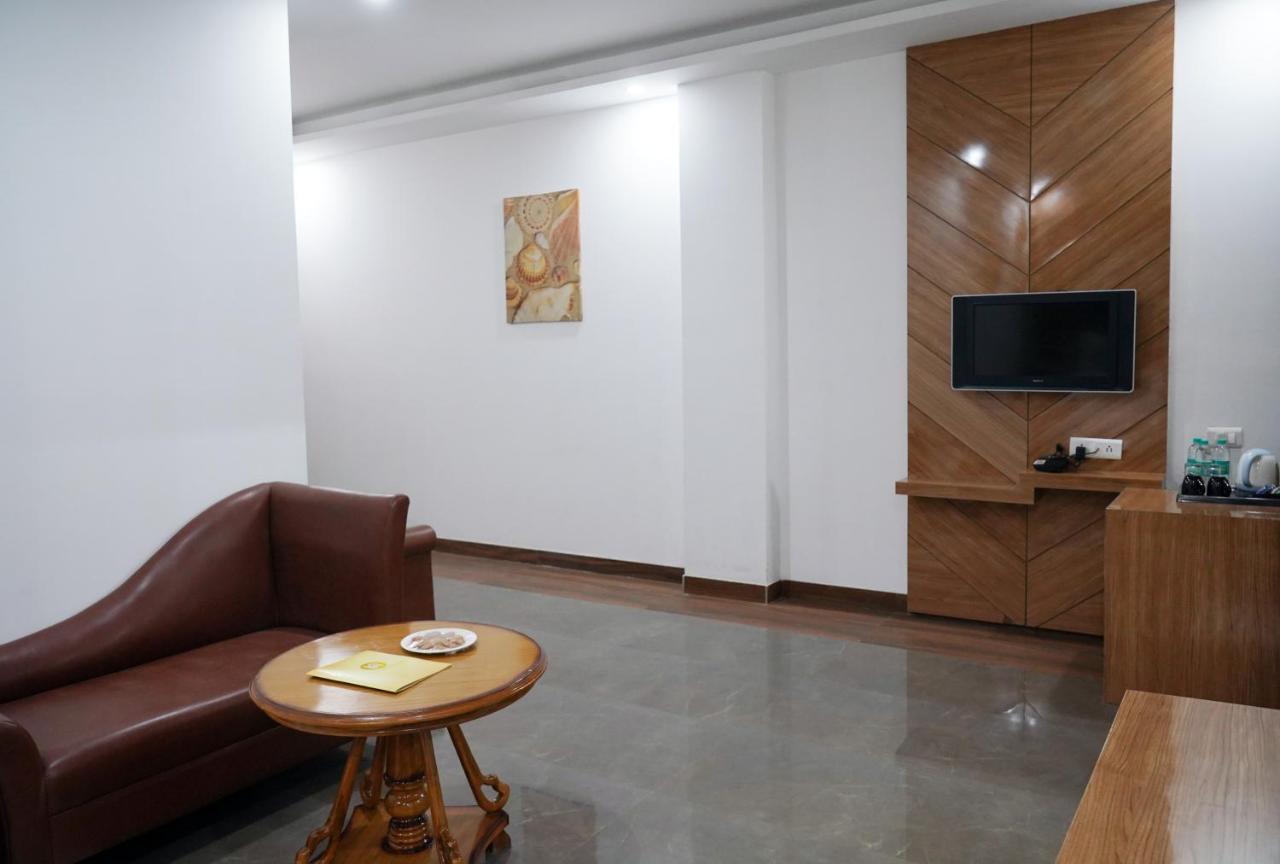 Hotel The Lohmod - Near Delhi Airport