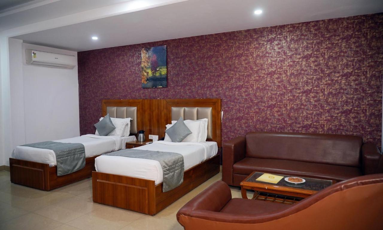The Lohmod - Near Delhi Airport 4*