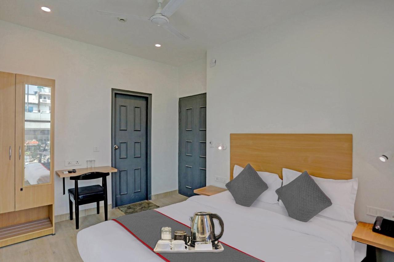 Hotel Oyo Townhouse 409 Brostay Meera Bagh New Delhi