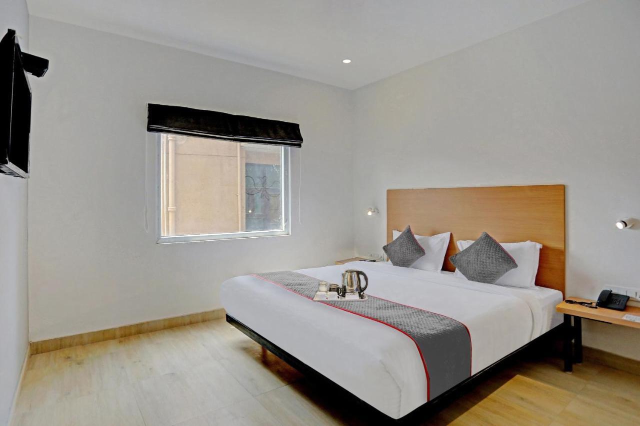 Hotel Oyo Townhouse 409 Brostay Meera Bagh 4*
