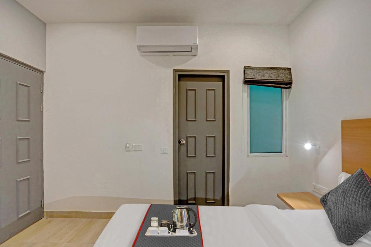 Oyo Townhouse 409 Brostay Meera Bagh New Delhi