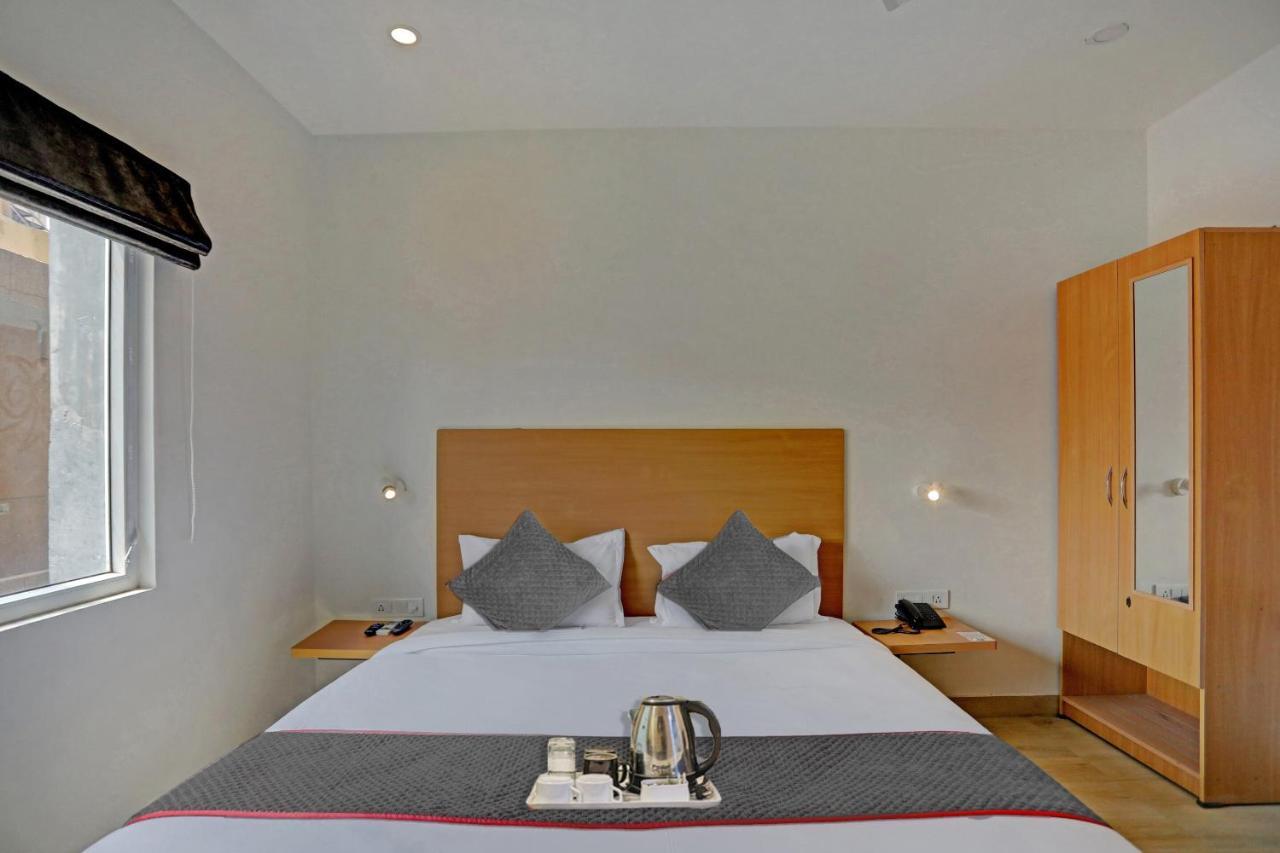 Hotel Oyo Townhouse 409 Brostay Meera Bagh
