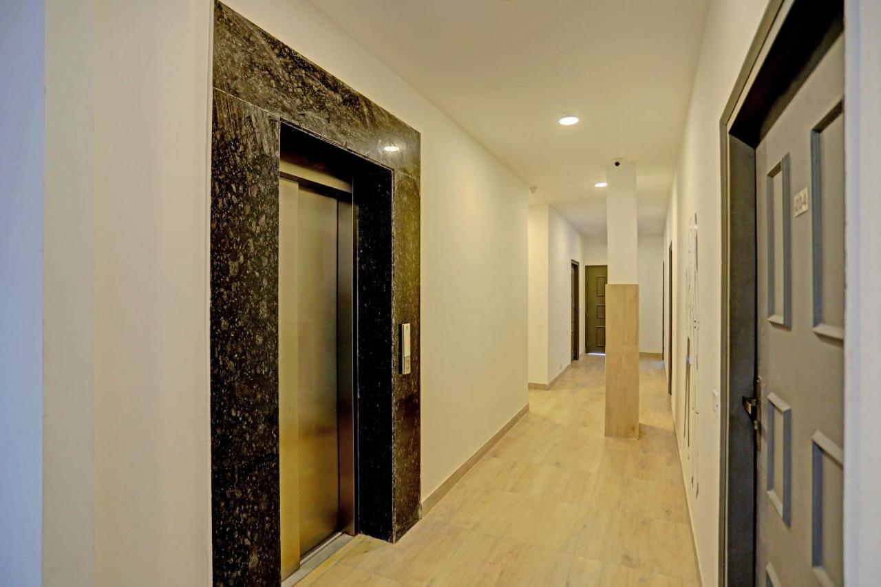 Oyo Townhouse 409 Brostay Meera Bagh Hotel 4*