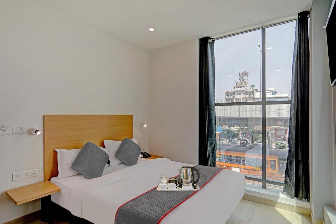 Oyo Townhouse 409 Brostay Meera Bagh Hotel