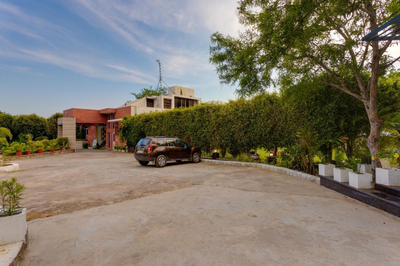 Avanti Retreat- Farm * Dera Māndi