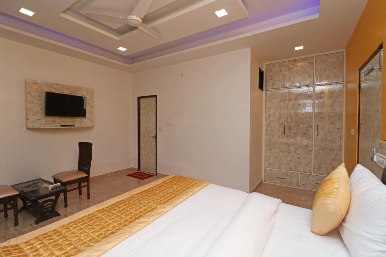 Hotel Airlift At Delhi Airport 3*