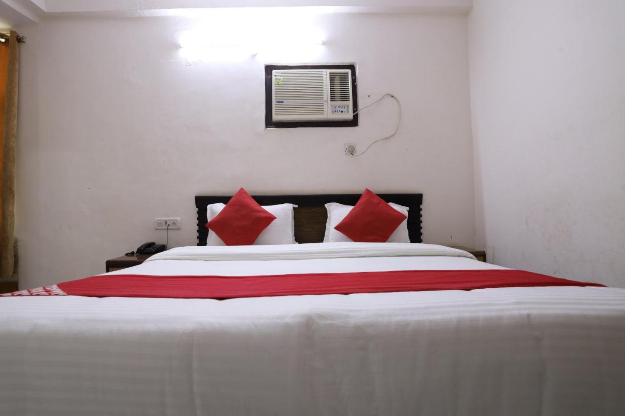 Hotel Oyo 60476 Silver