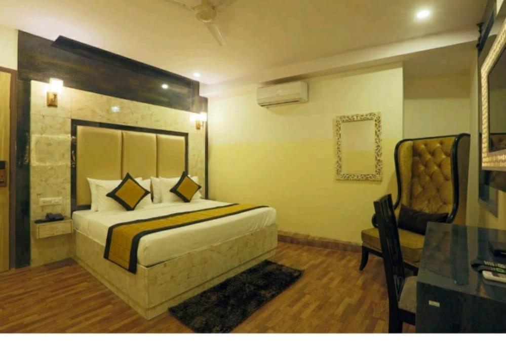 Hotel Plazzo Hotel New Delhi