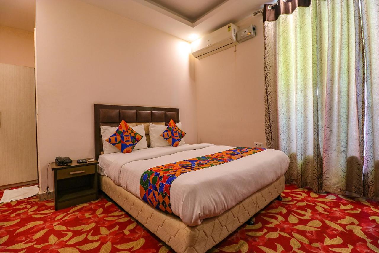 Fabhotel Nirvana New Delhi