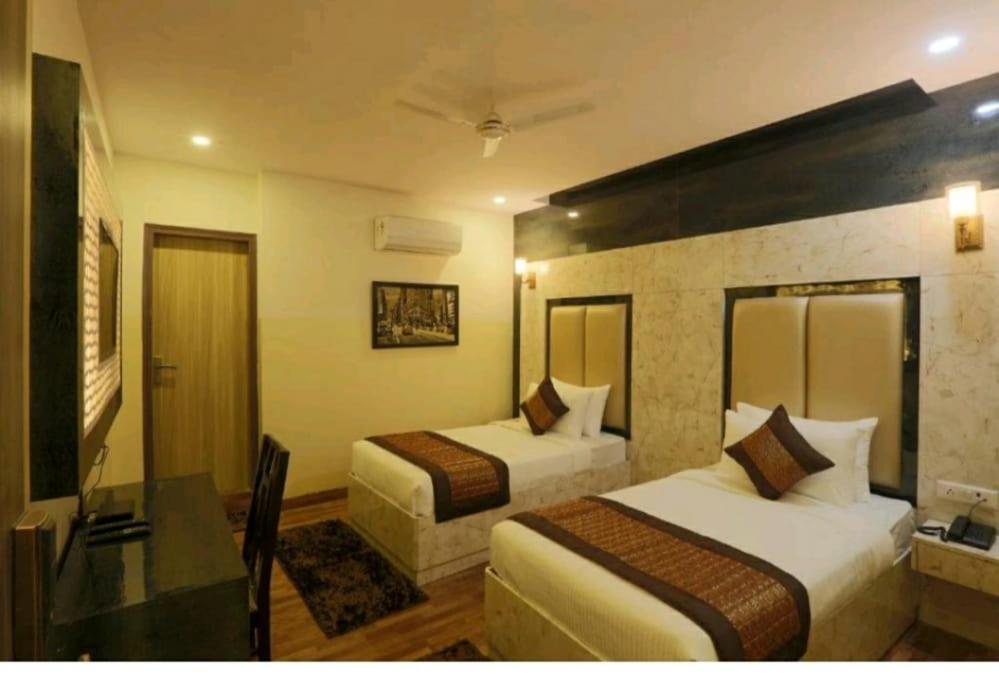 Hotel Plazzo 3* New Delhi