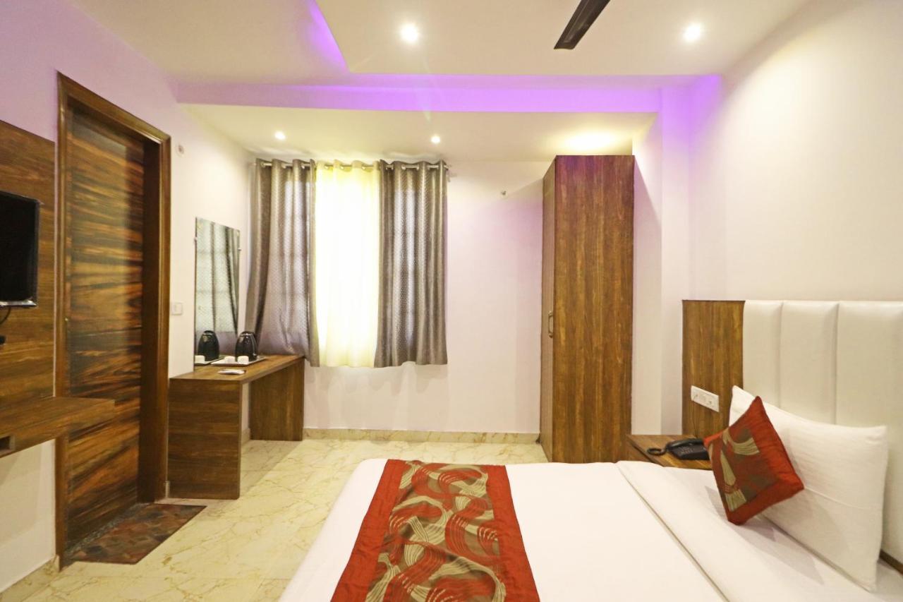 City View Luxury Near Railway Station Hotel 4*