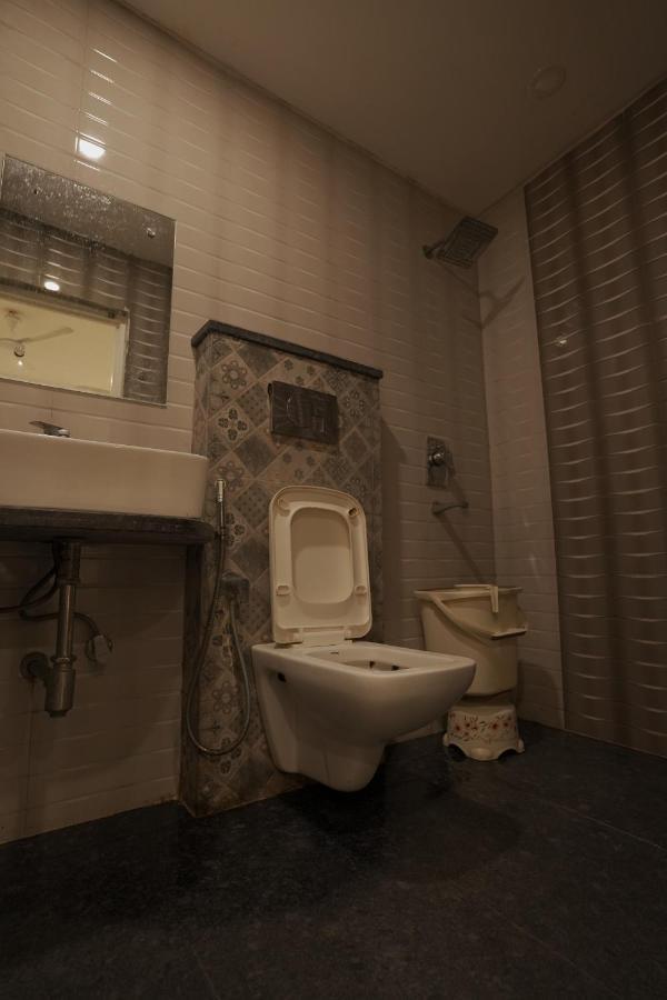 Leo Continental Hotel 2*
