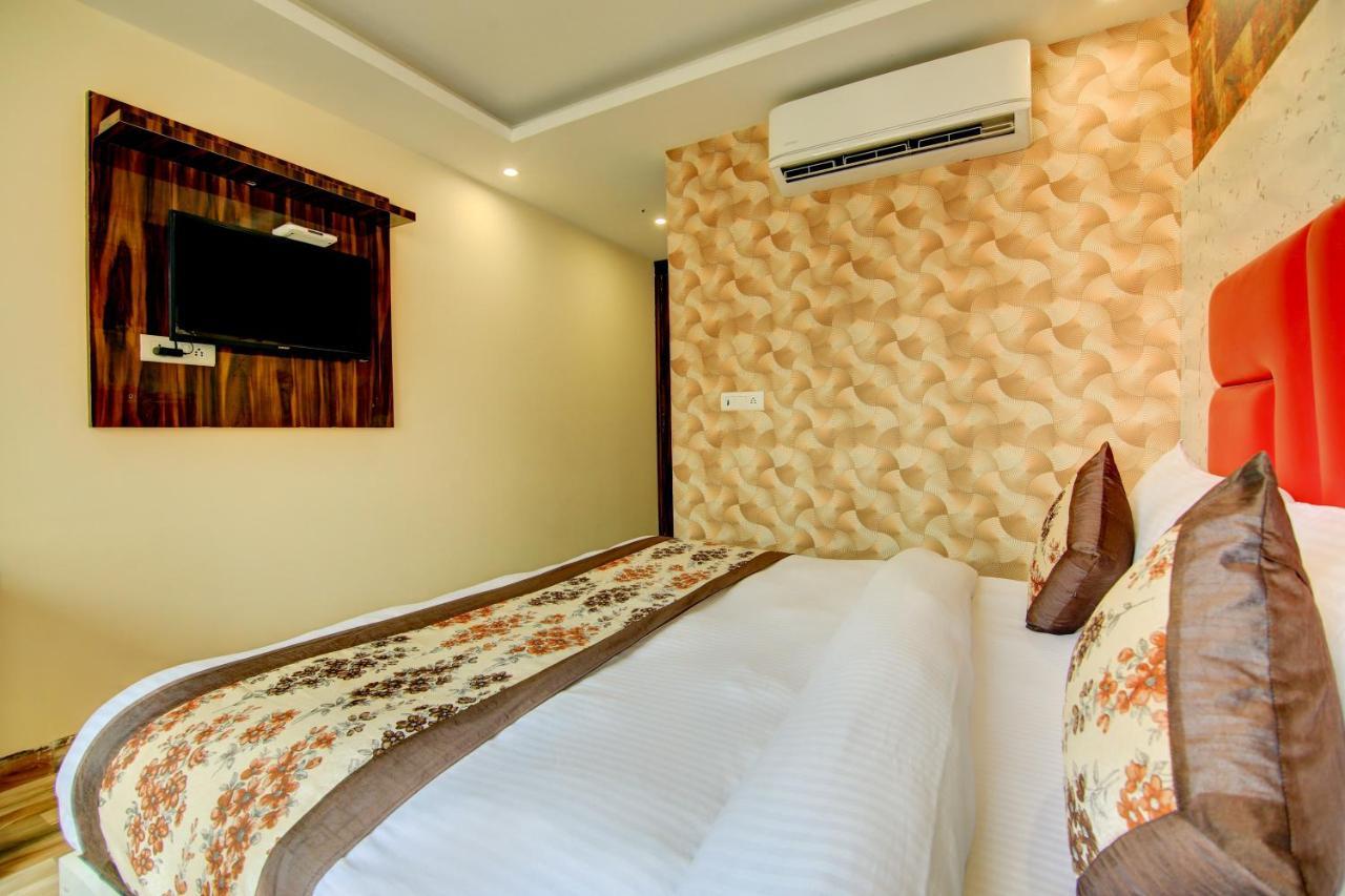 Hotel Smart Signature - Delhi Airport