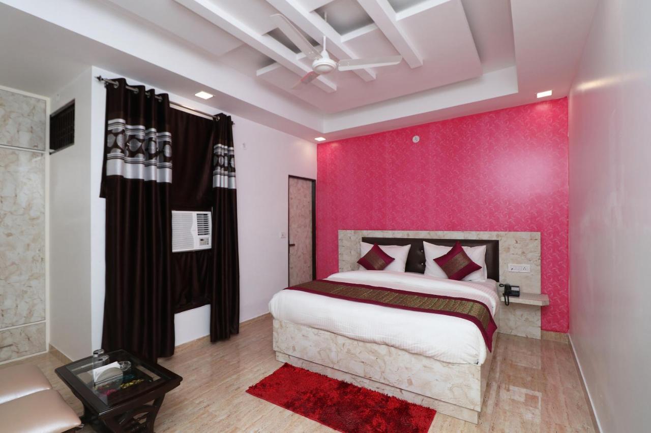 Airlift At Delhi Airport Hotel New Delhi