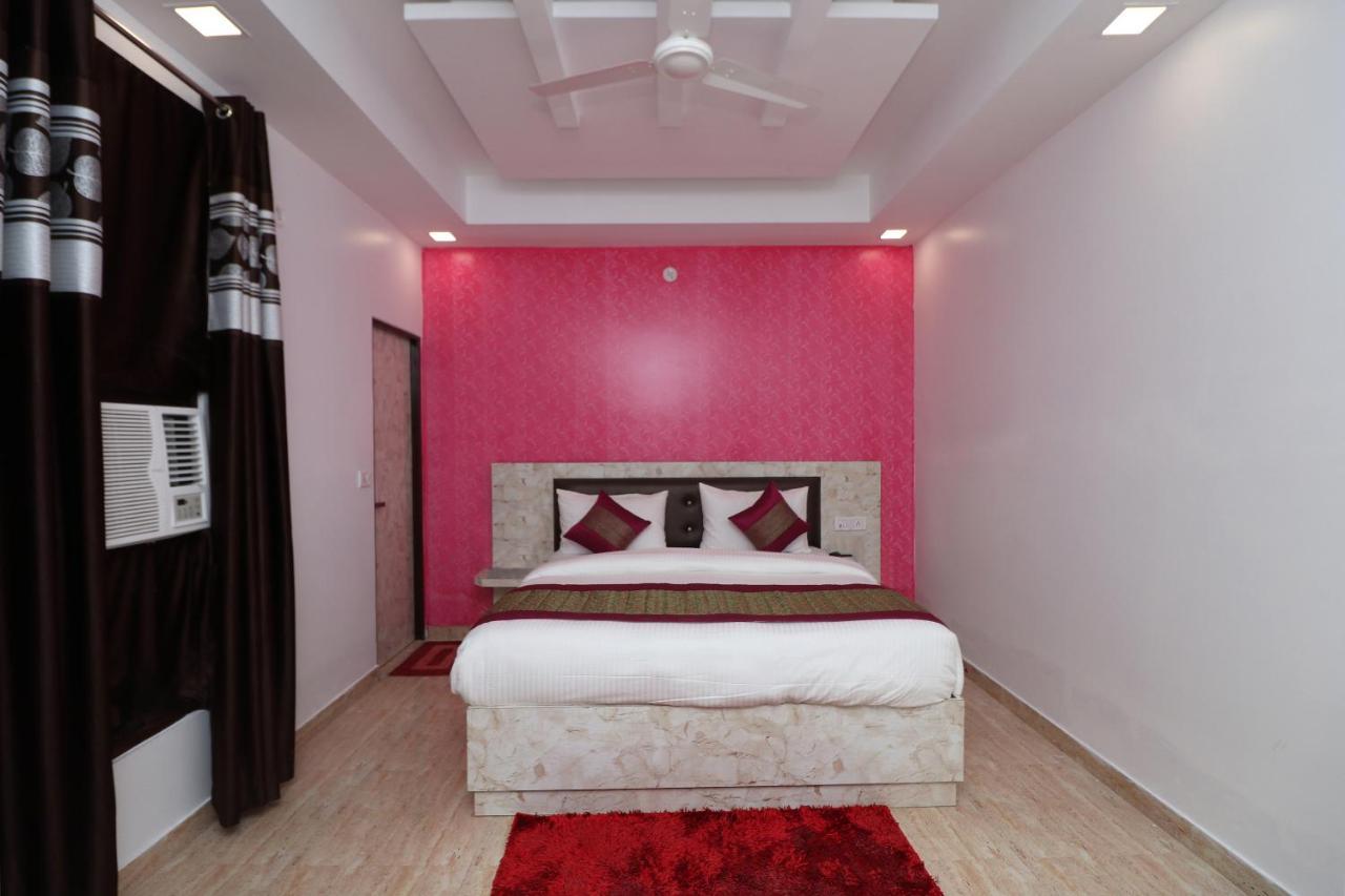 Airlift At Delhi Airport Hotel New Delhi