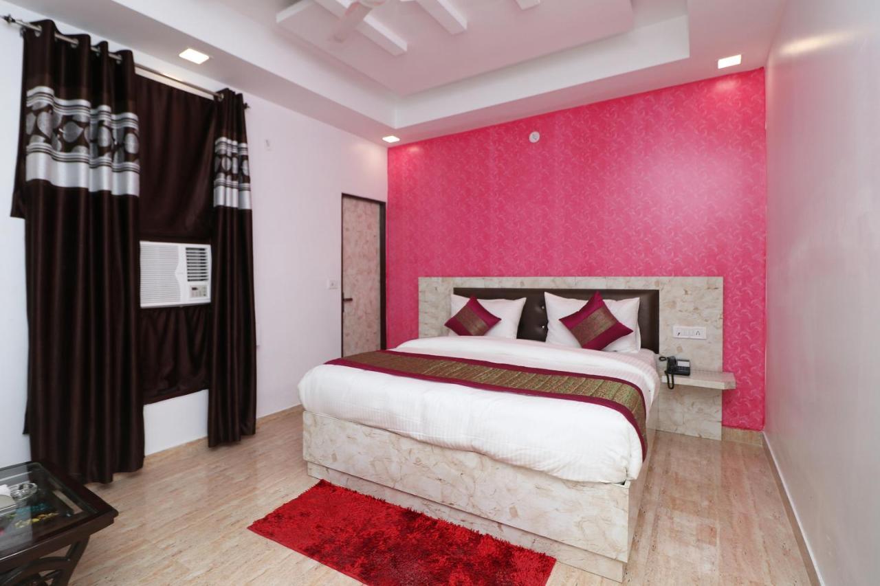 Airlift At Delhi Airport Hotel New Delhi
