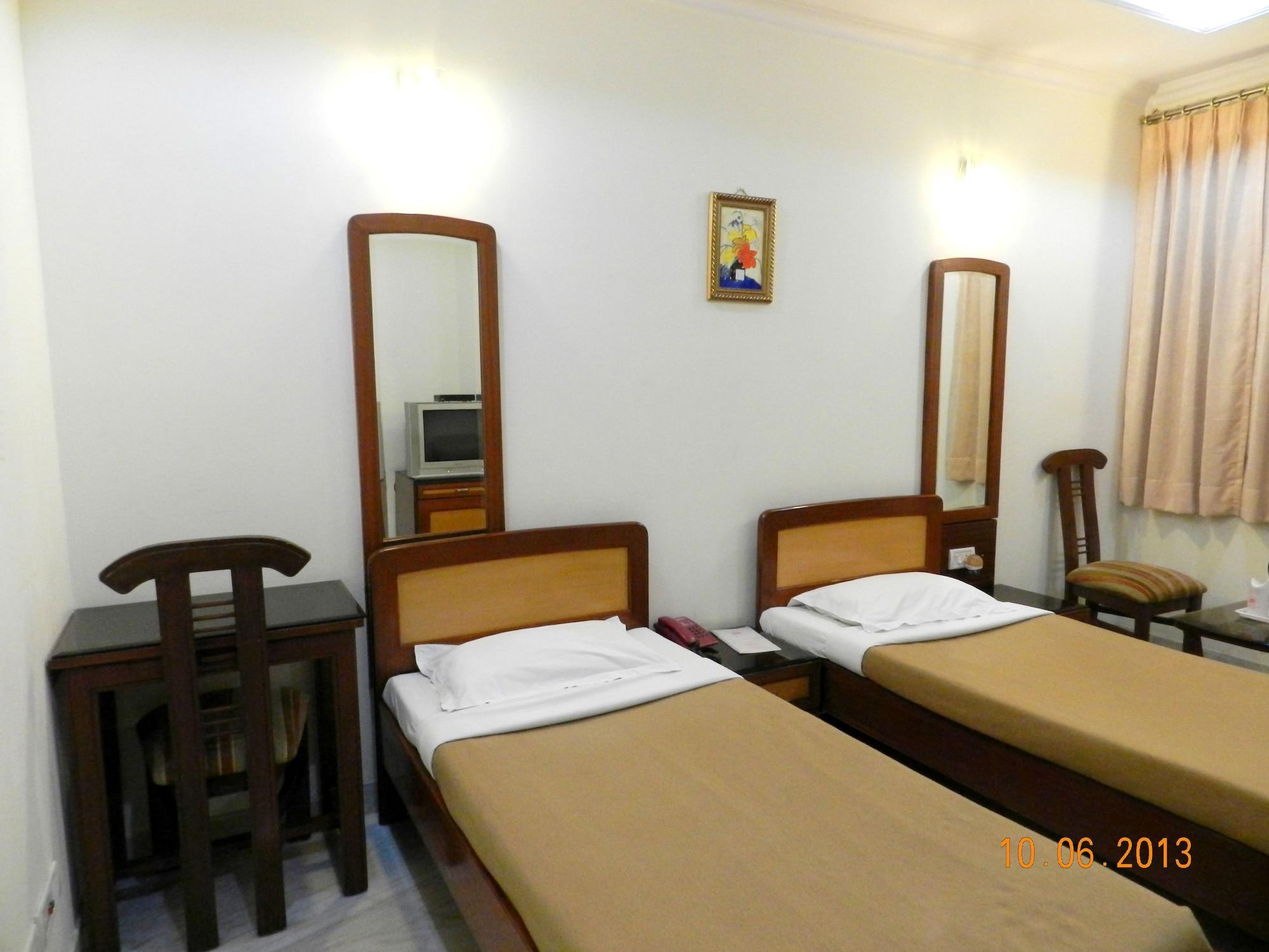 Tara Palace, Chandni Chowk 3*