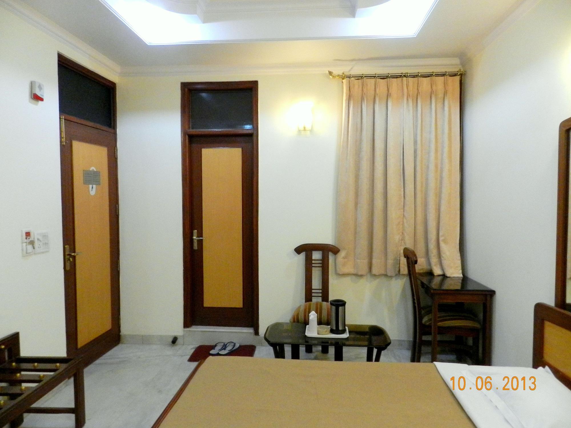 Tara Palace, Chandni Chowk Hotel