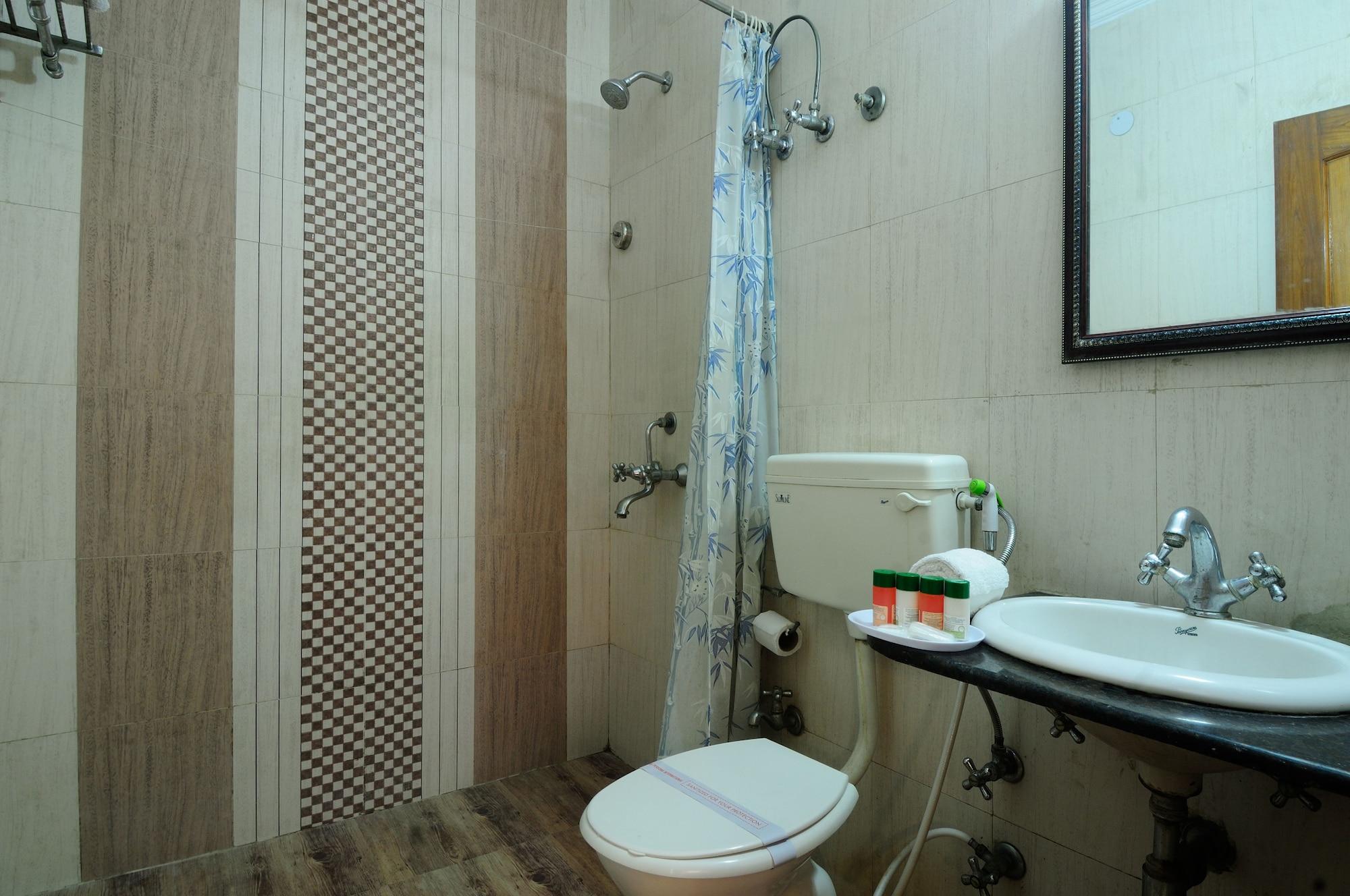 Hotel Persona International Karol Bagh 3*