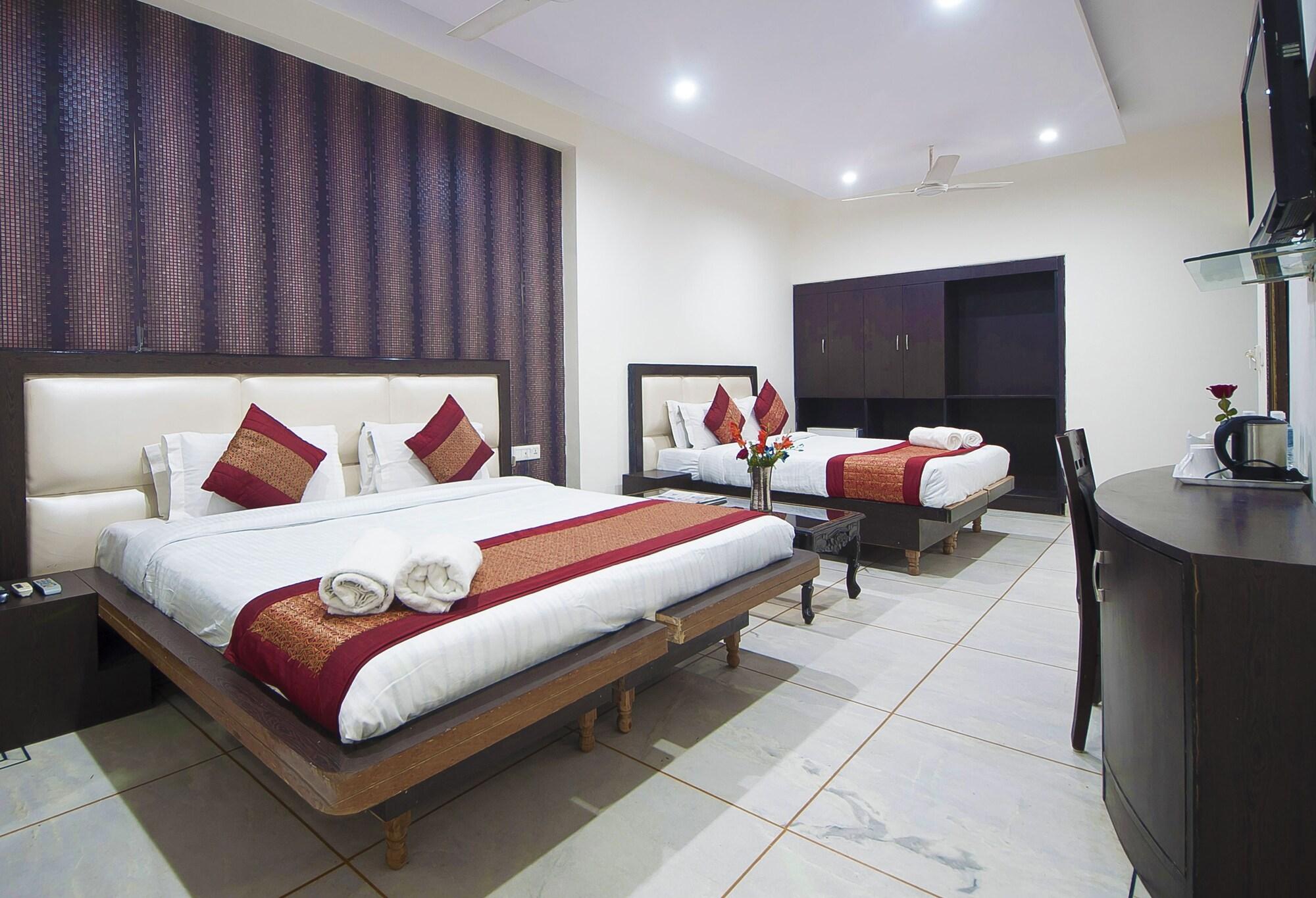 Hotel Apra Inn 3*
