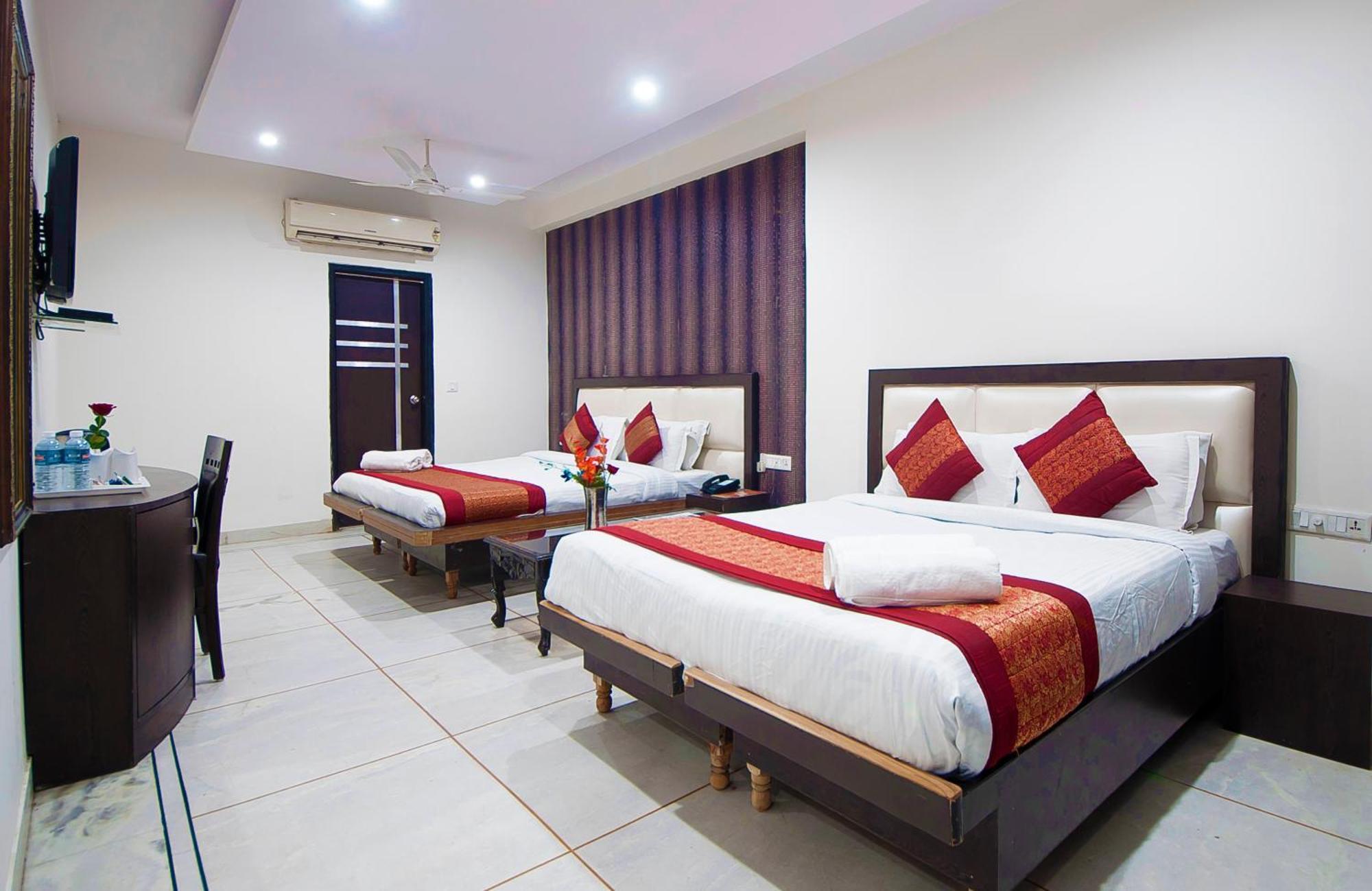 Hotel Apra Inn