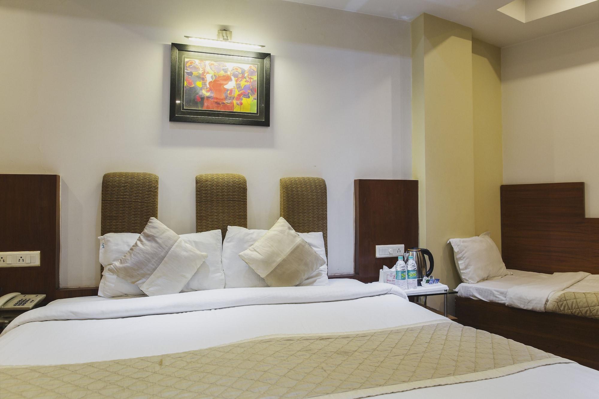 Hotel Palm Do'r Near Railway Station 3*