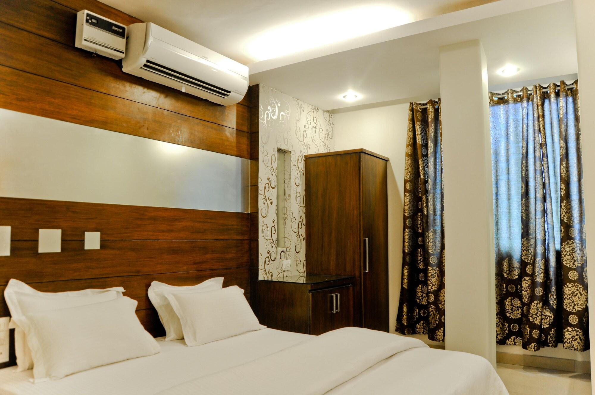 Hotel Vanson - Near Connaught Place