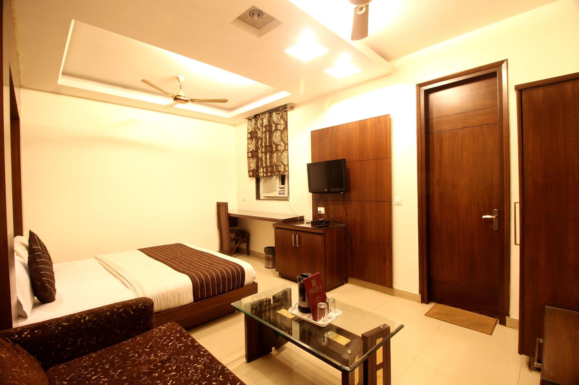 Vanson - Near Connaught Place 3*