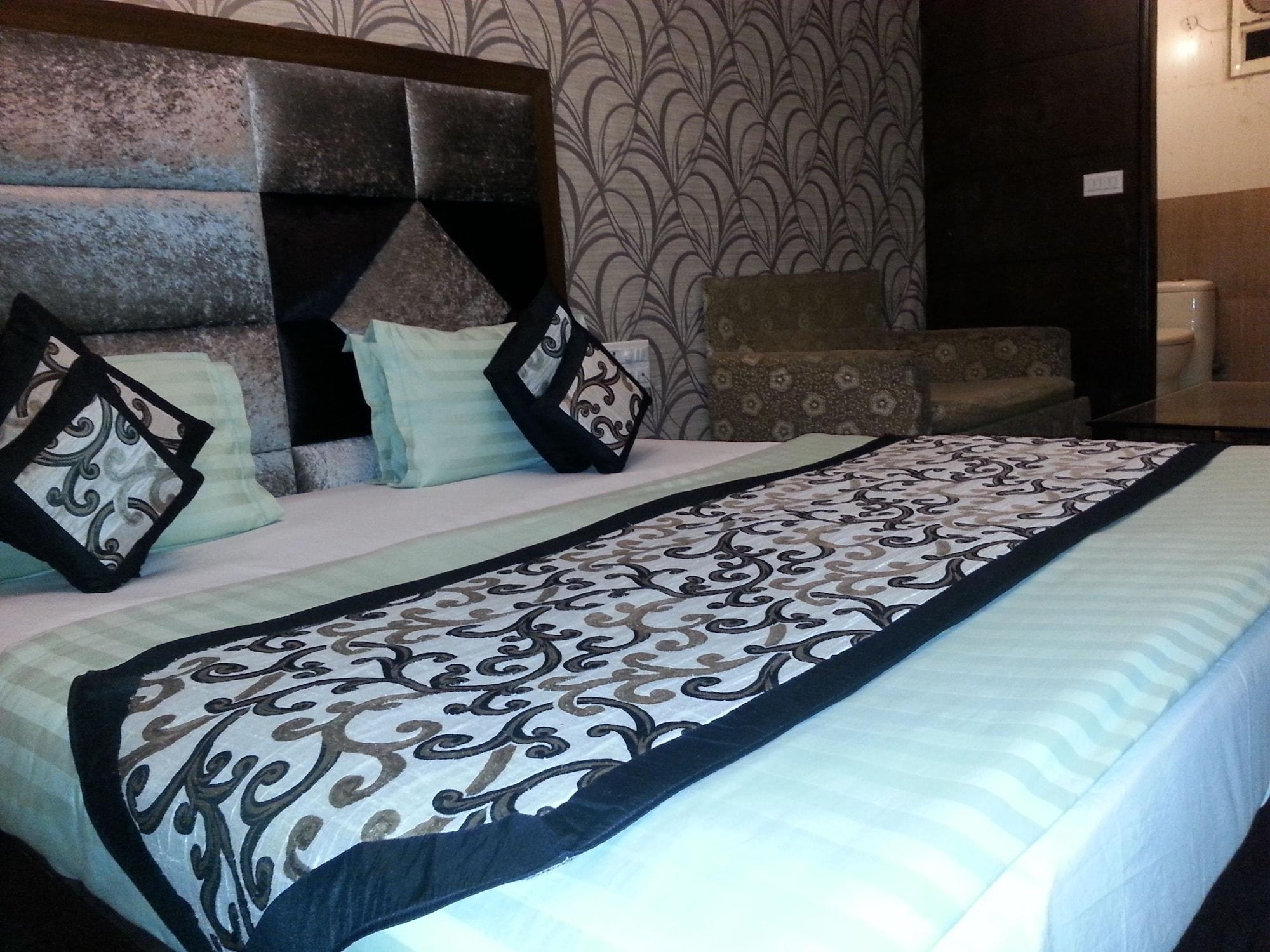 Hotel Vanson - Near Connaught Place