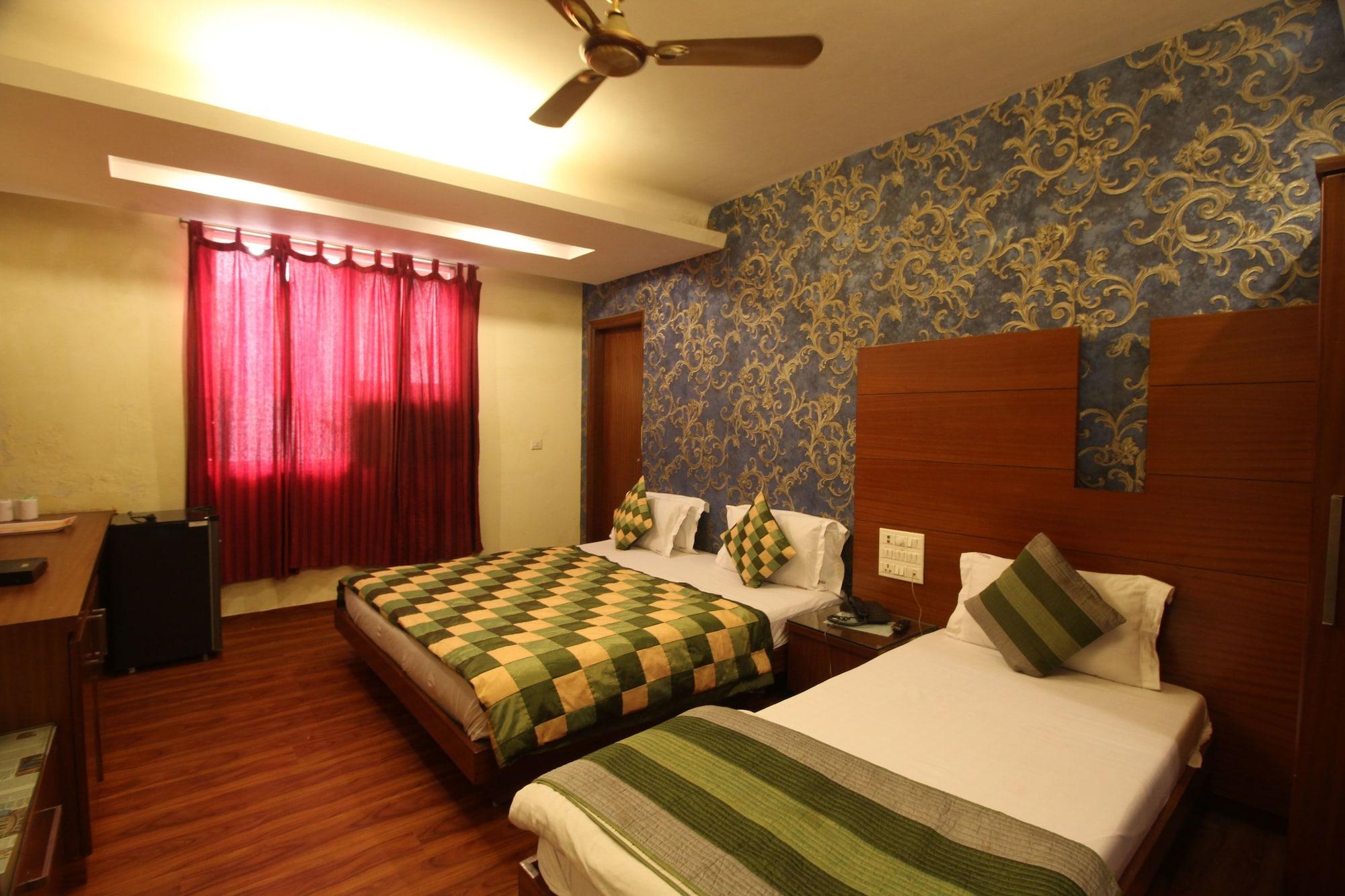Hotel Vanson - Near Connaught Place 3*