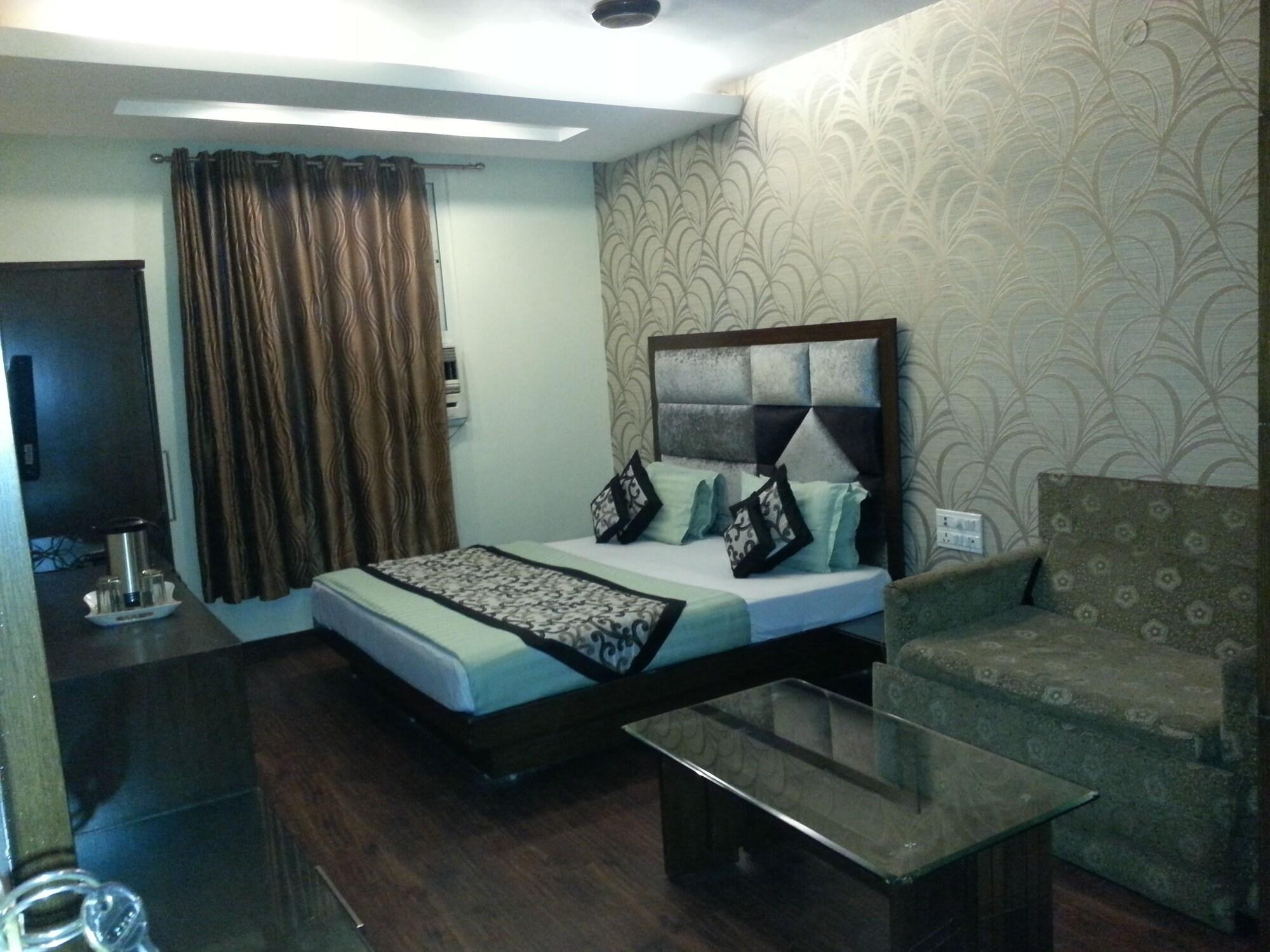Vanson - Near Connaught Place Hotel