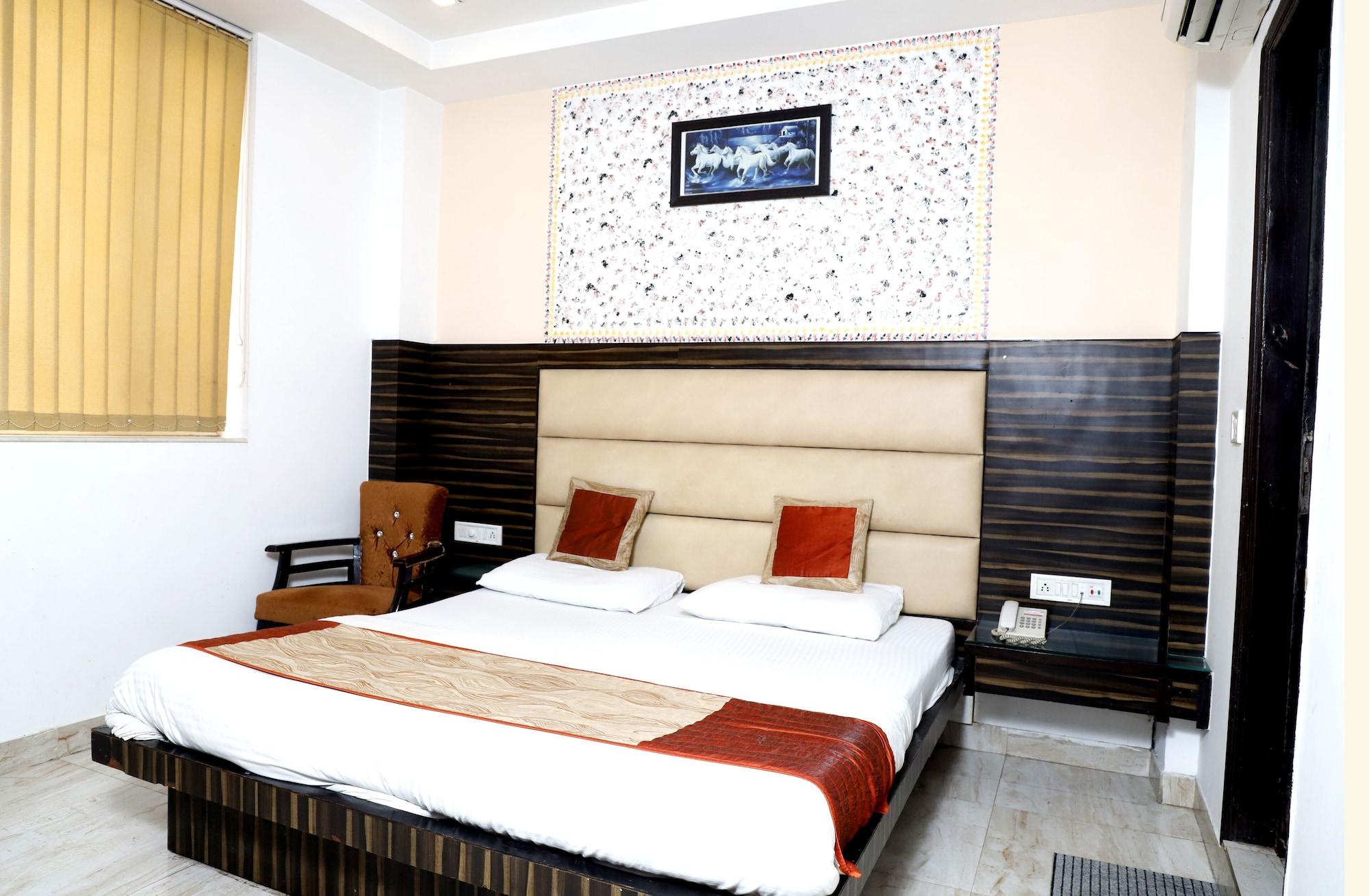 Hotel Shri Vinayak In Centre At Railway Station-by Rcg