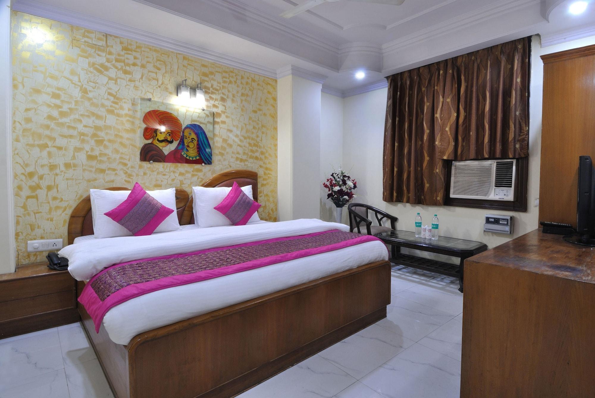 Hotel De International @ Station 3*