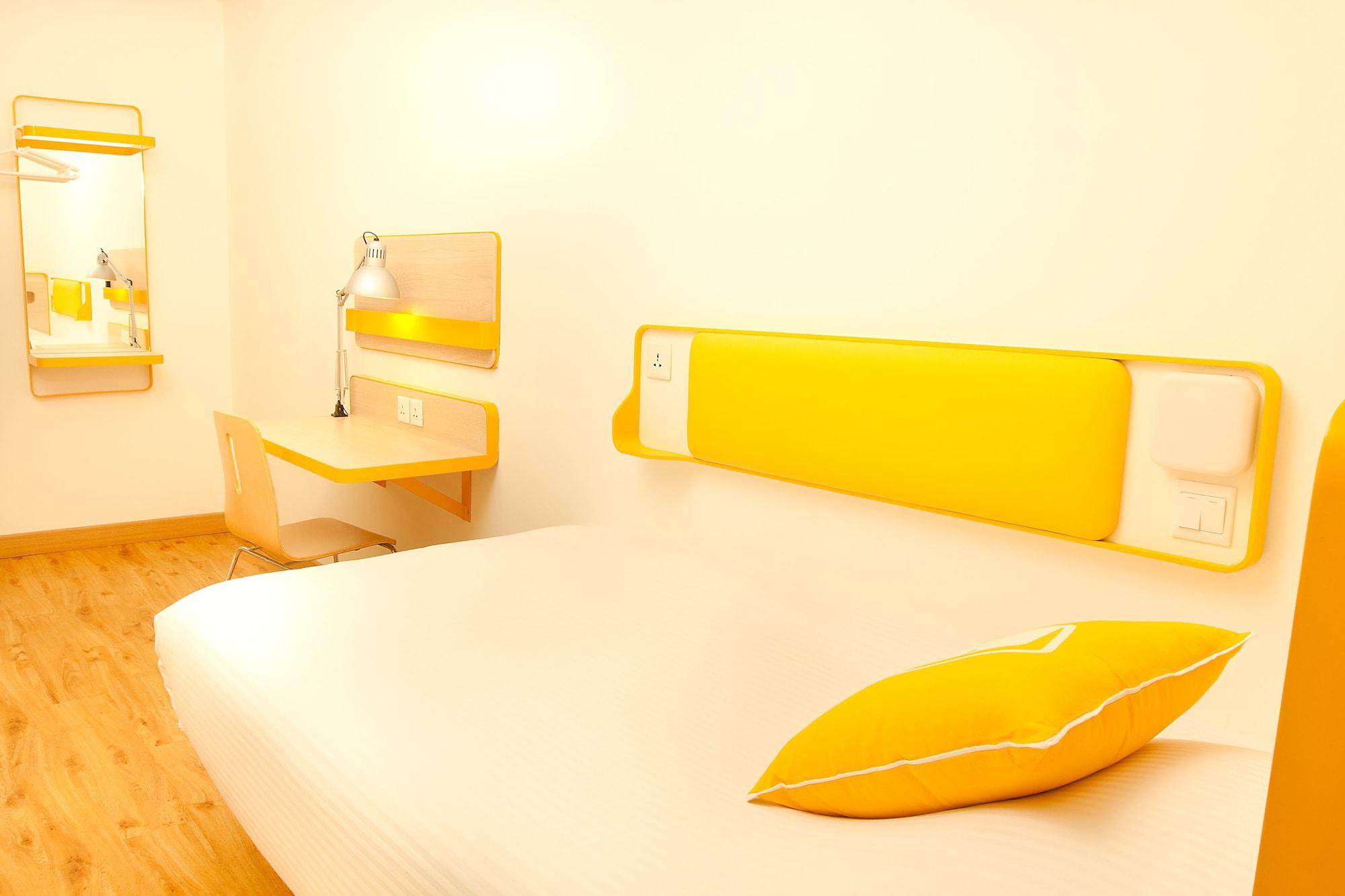 Hotel Bloomrooms @ Link Road