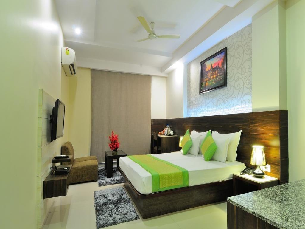 Hotel Sky Rich International - 05 Mins From Karol Bagh Metro Station