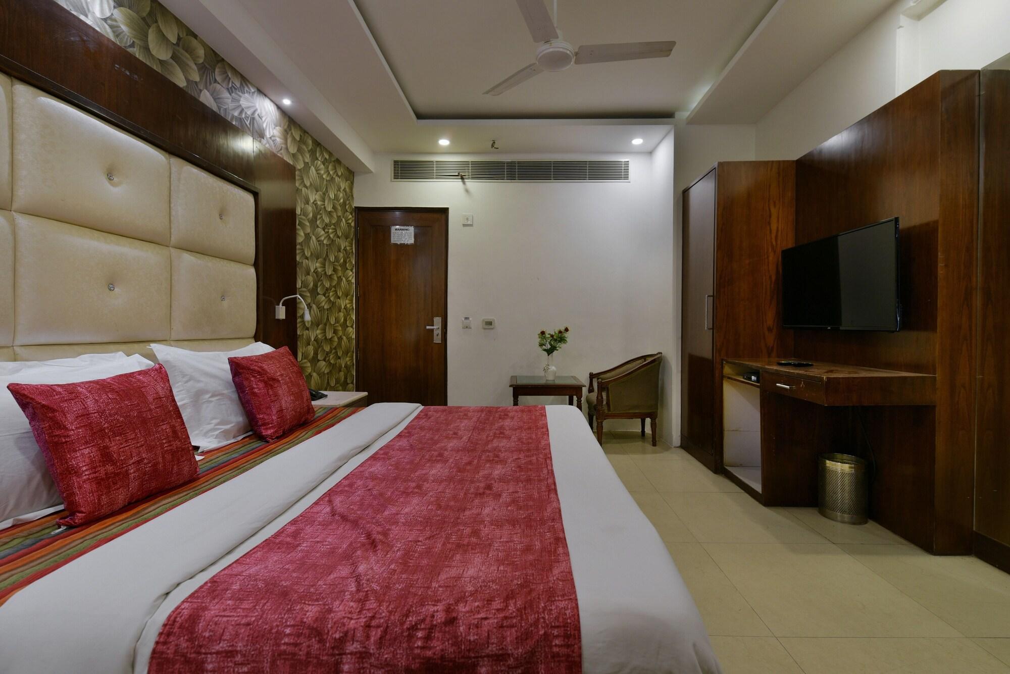 Capital O 2242 Yuvraj Deluxe