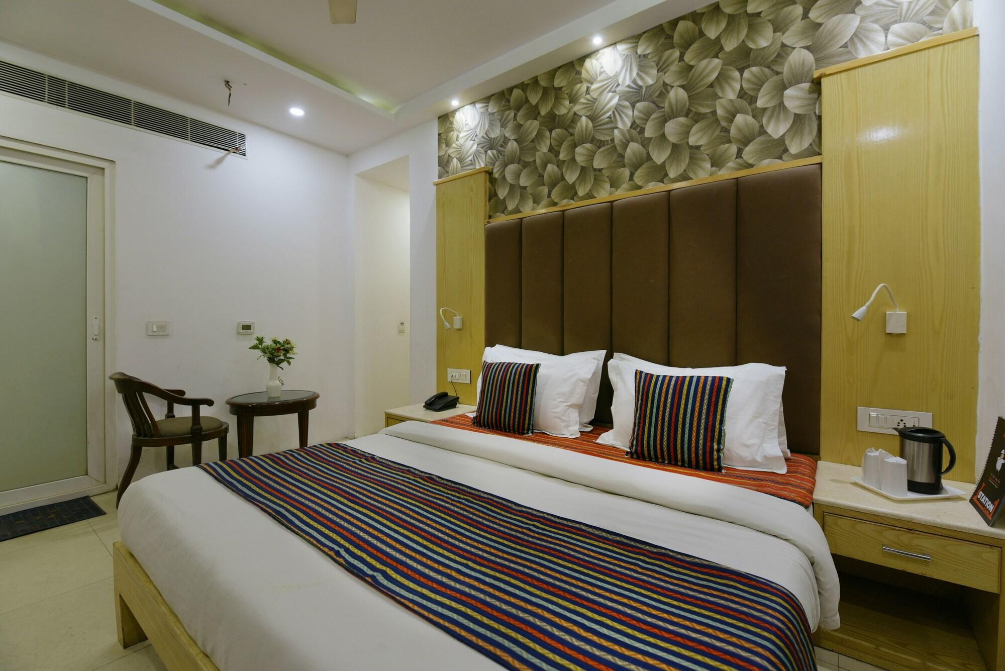 Hotel Capital O 2242 Yuvraj Deluxe