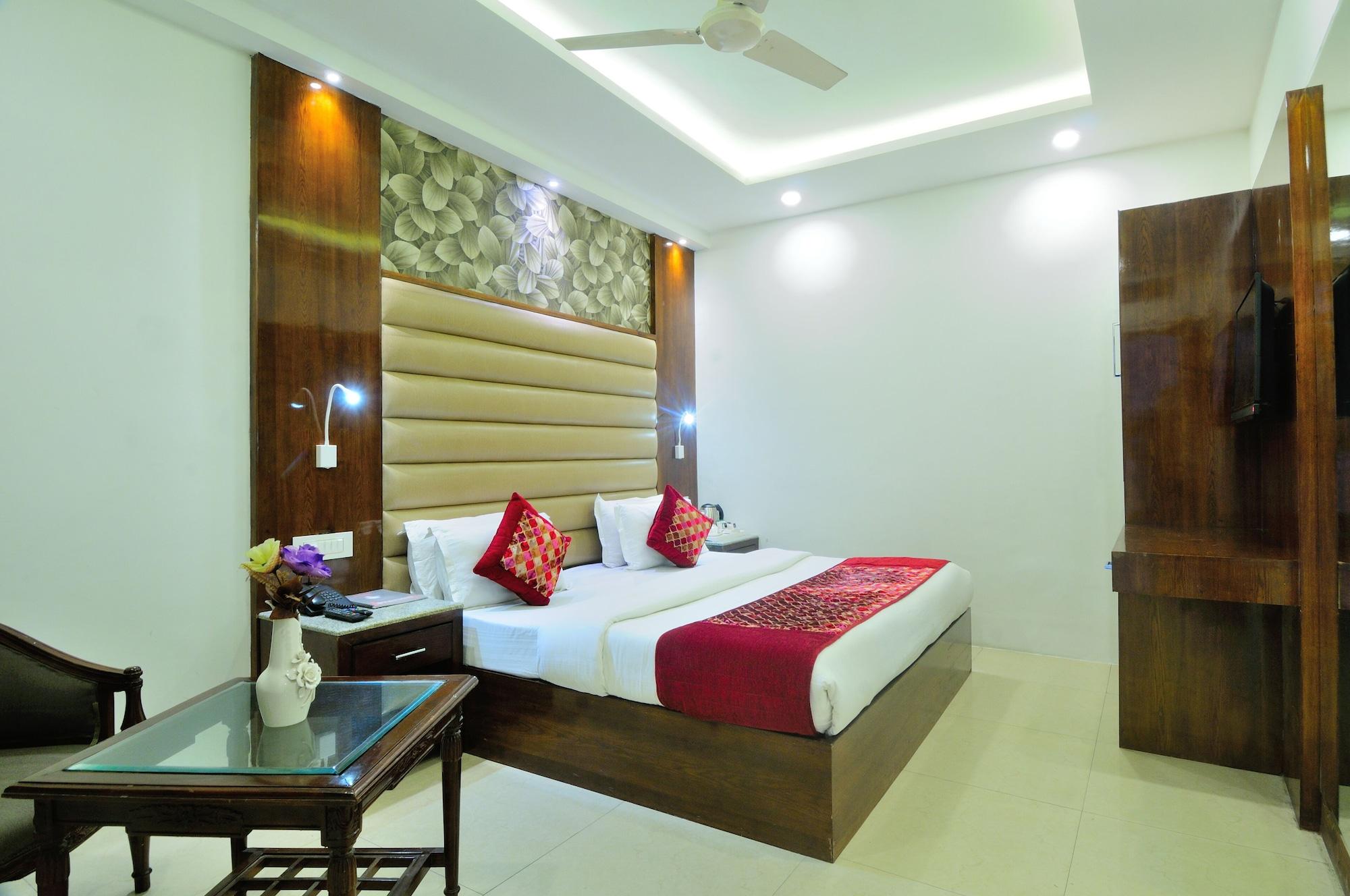 Capital O 2242 Yuvraj Deluxe 3* New Delhi