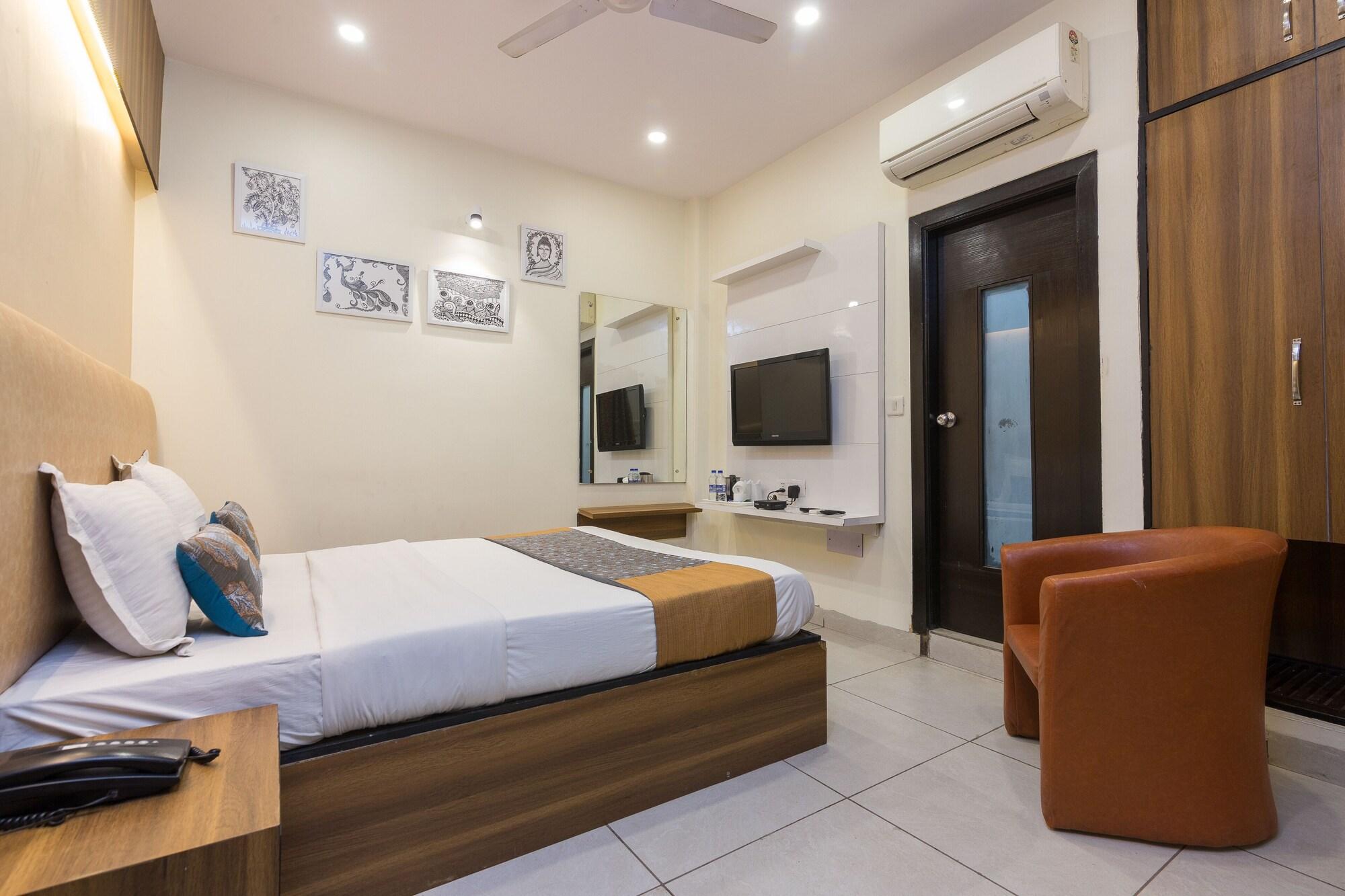 Rupam Hotel 3*