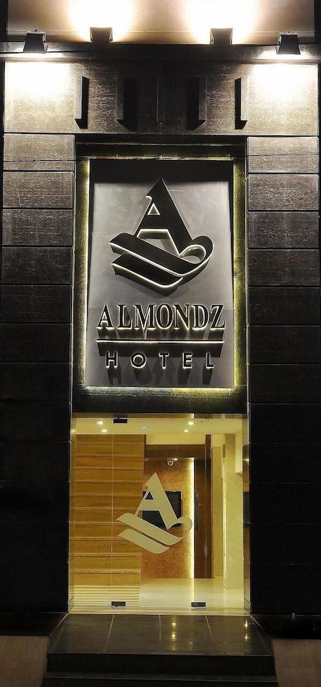 Almondz 3*