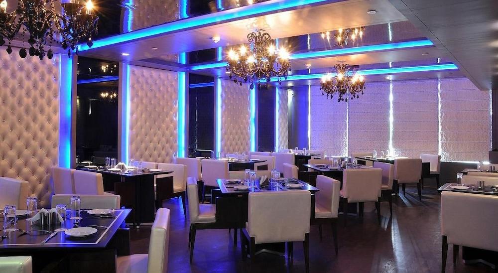 Hotel Almondz New Delhi