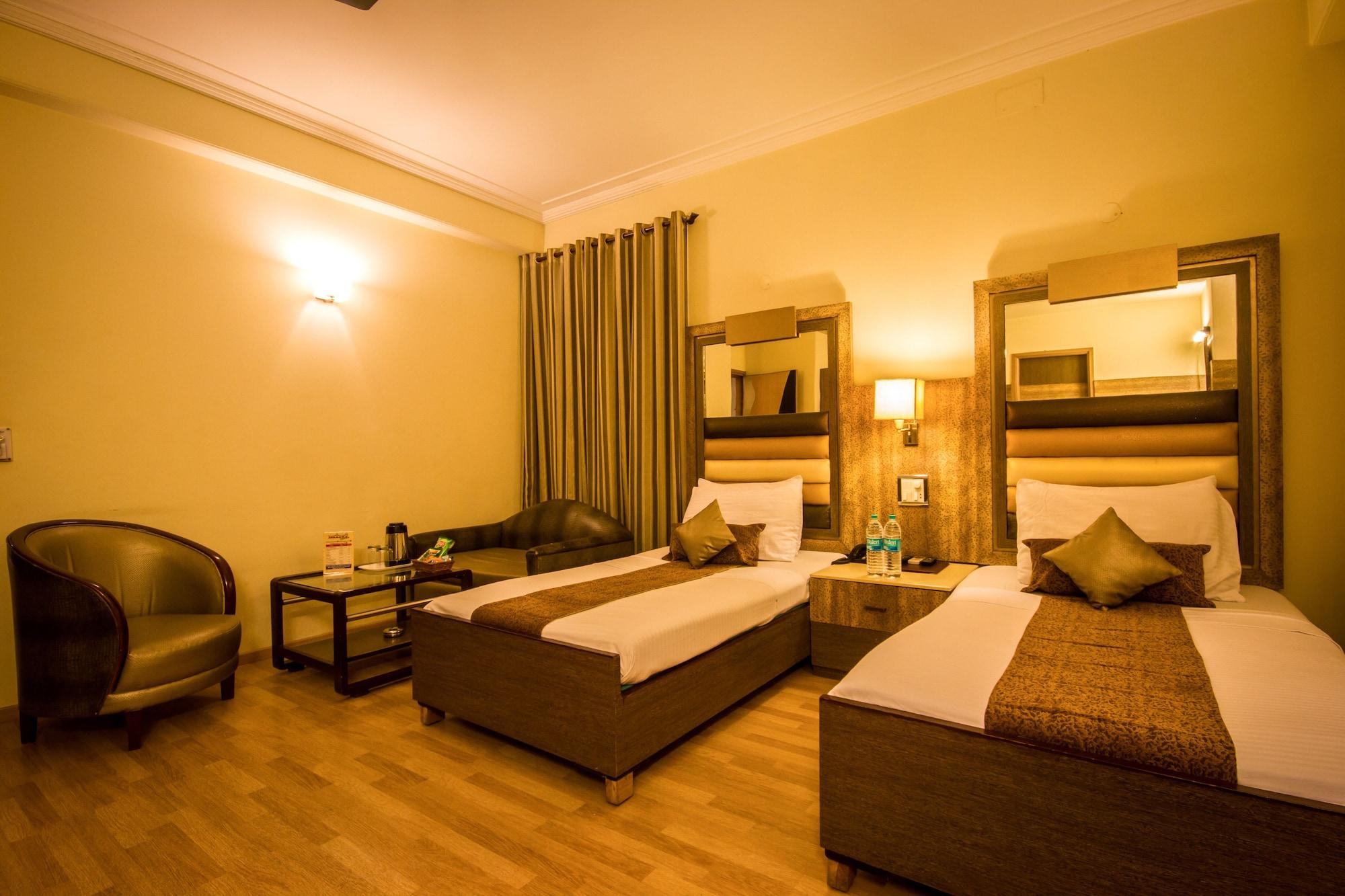 Hotel The Suncourt Yatri Delhi (National Capital Territory of India)