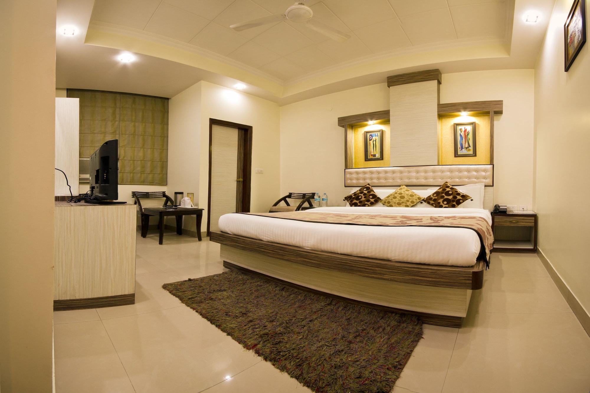 Aster New Hotel 3*