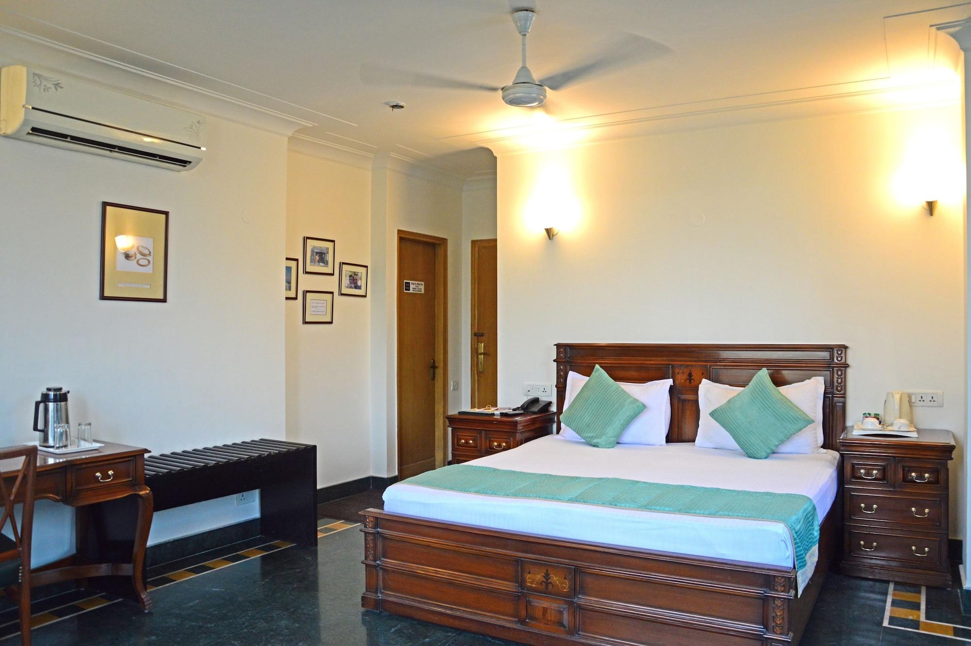 Ajanta Hotel 3*