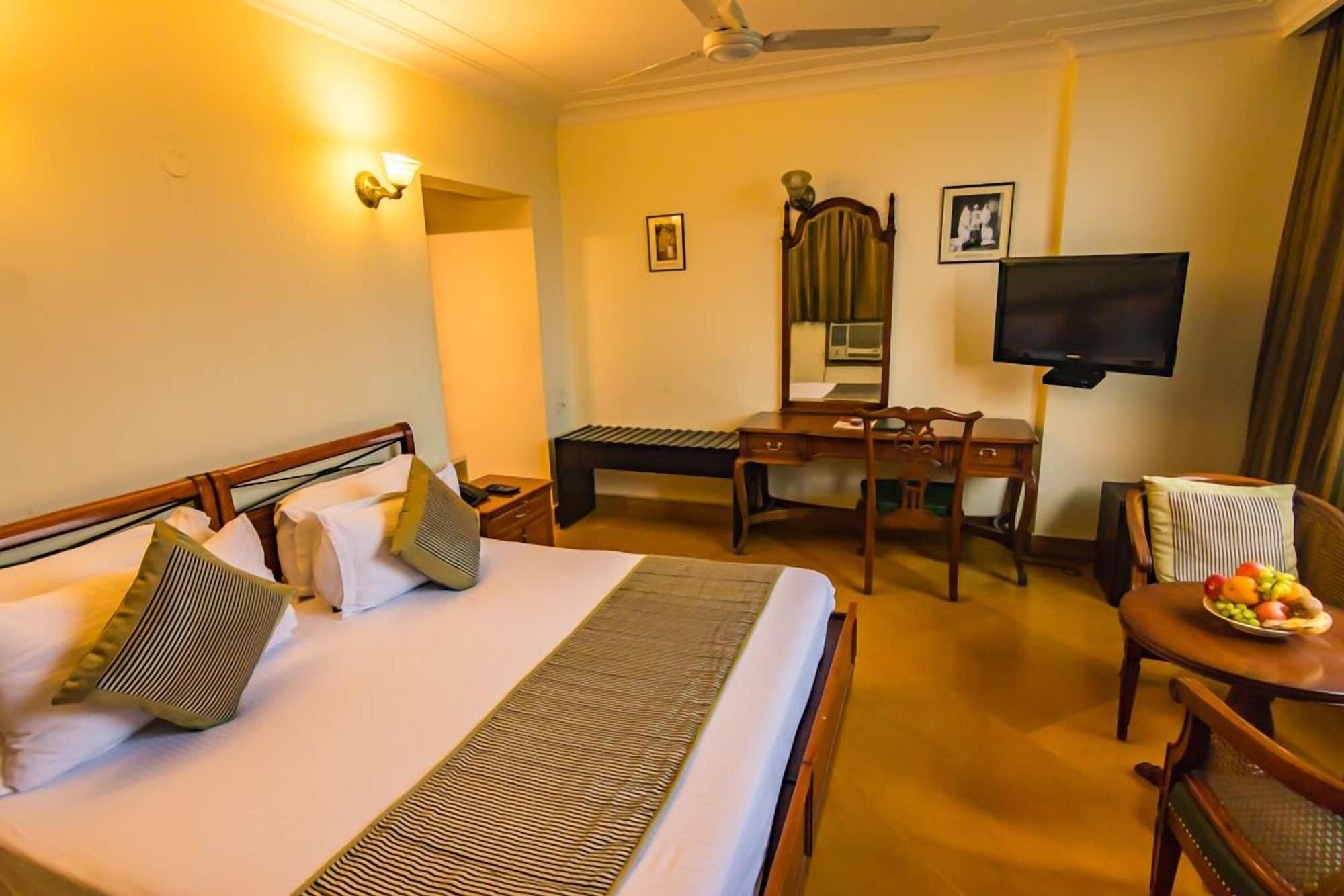 Ajanta Hotel 3*