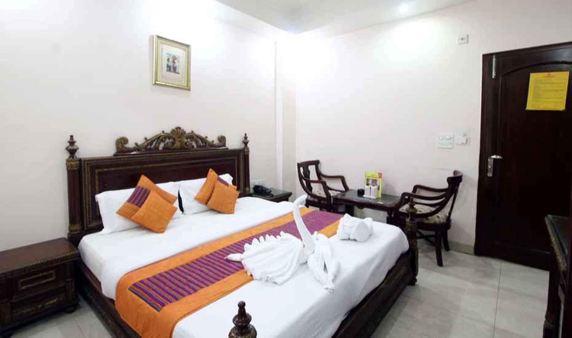 Legend - Walk-in From Railway Station 3*