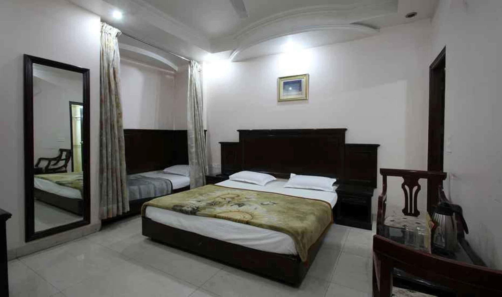 Legend - Walk-in From Railway Station Hotel 3*
