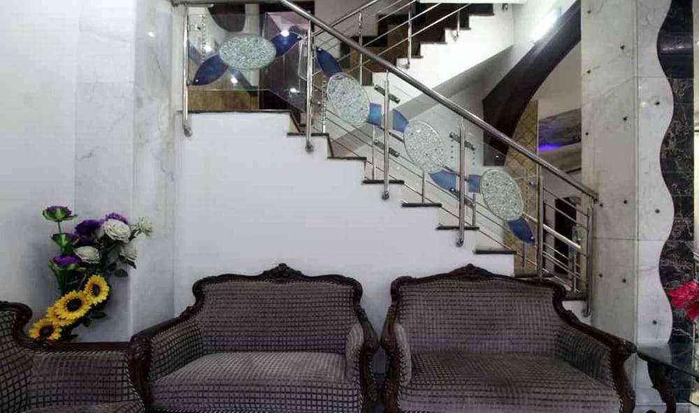 Legend - Walk-in From Railway Station Hotel 3*