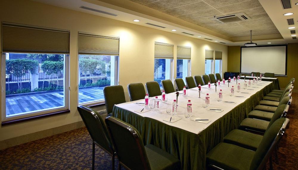 Muse Sarovar Portico Nehru Place
